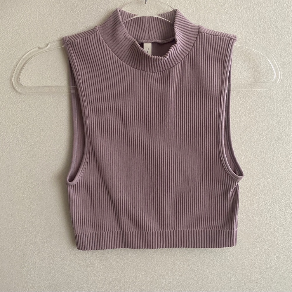 ARITZIA ZEN SEAMLESS TANK